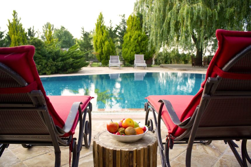 How to choose a Swimming pool – Main Aspects to Consider