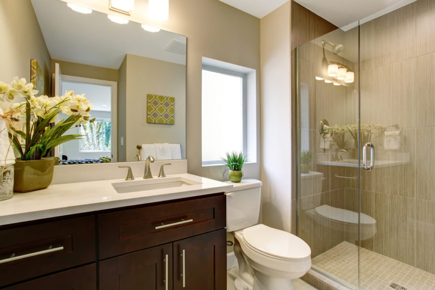 10 Ways to Make a Small Bathroom Look Bigger