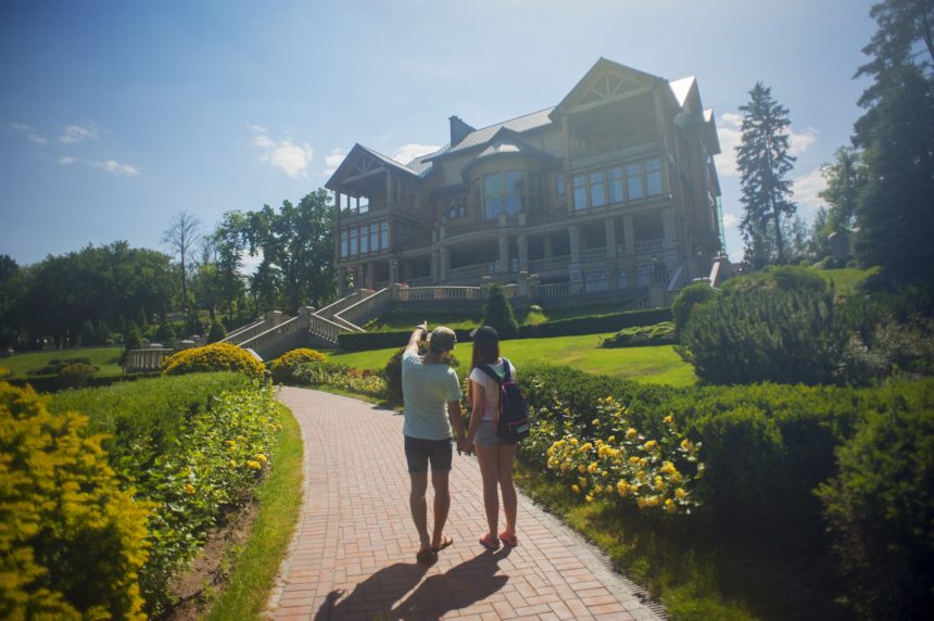 Luxury Home Buyers Prefer Comfort Over Size